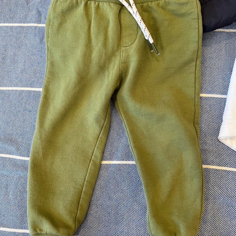 Kids Puffer Vest, Graphic Tee, and Joggers Set - Picture 3 of 5